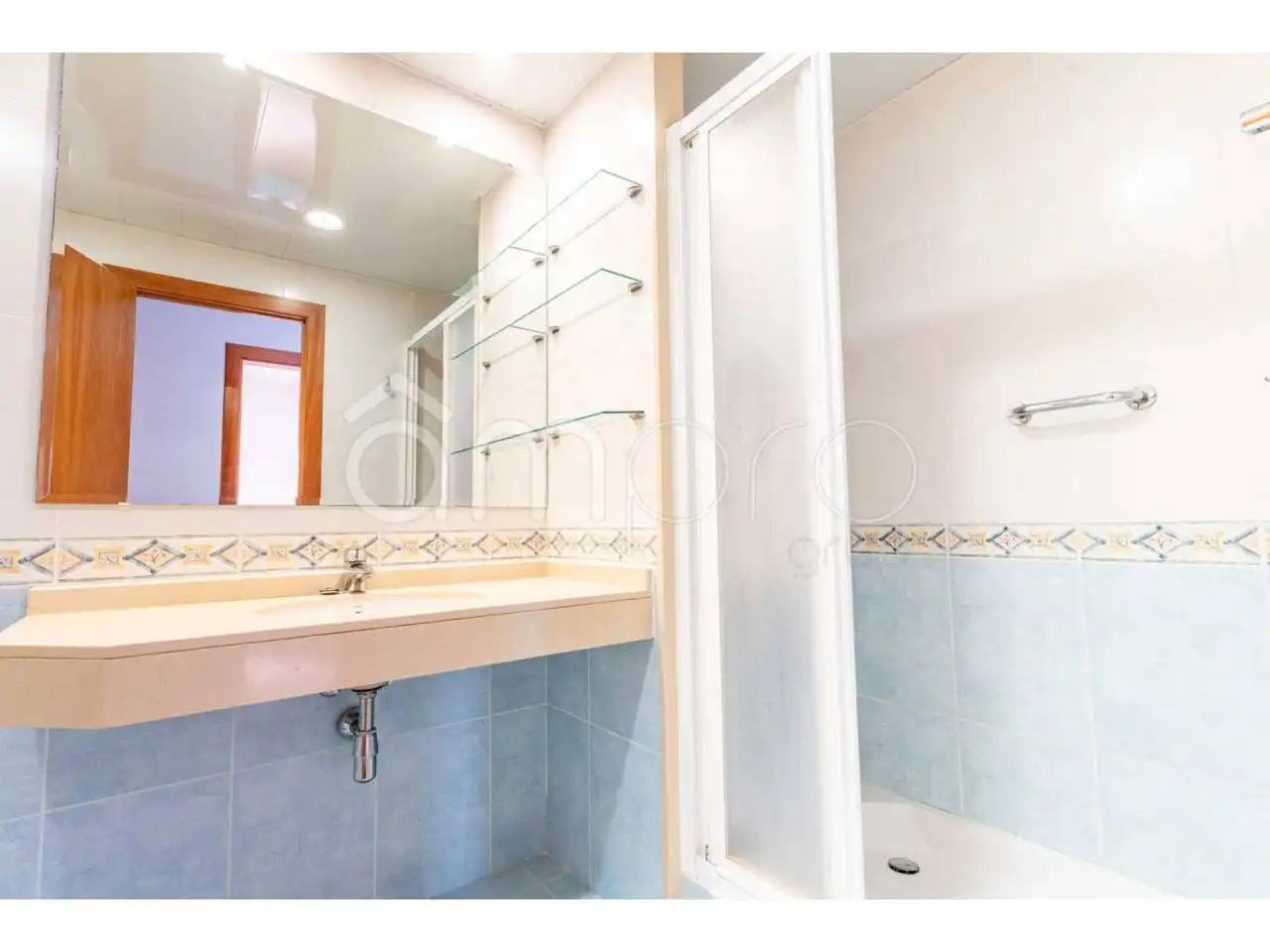 Badezimmer von Wohnung zum Verkauf in El Catllar  mit Klimaanlage, Terrasse und Abstellraum