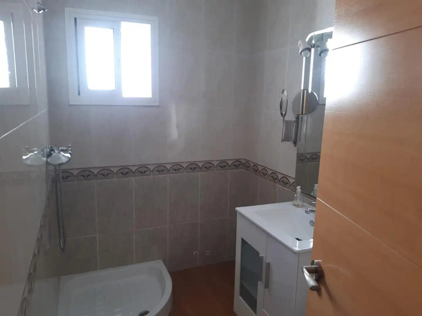 Bathroom of Flat for sale in Sevilla  with Air Conditioner
