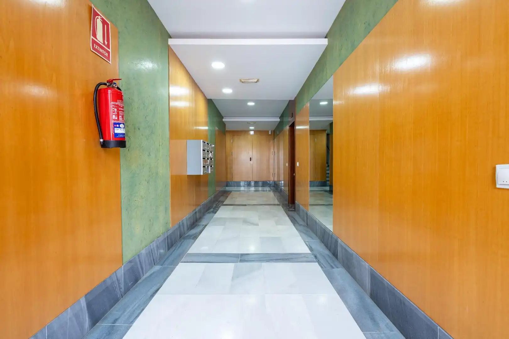 Piso en venta en Almería con Aire acondicionado, Calefacción y Terraza