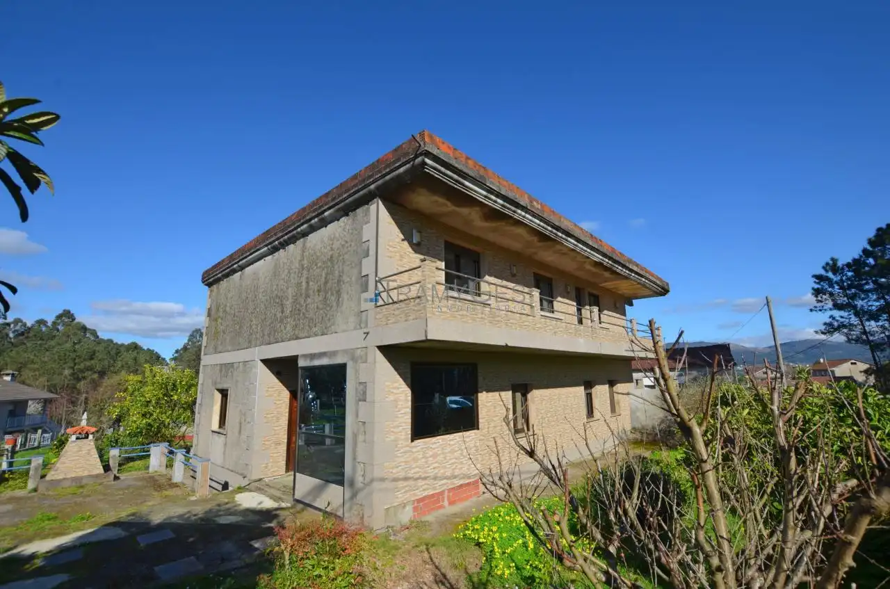 Vista exterior de Casa o xalet en venda en Tomiño amb Jardí privat, Terrassa i Traster