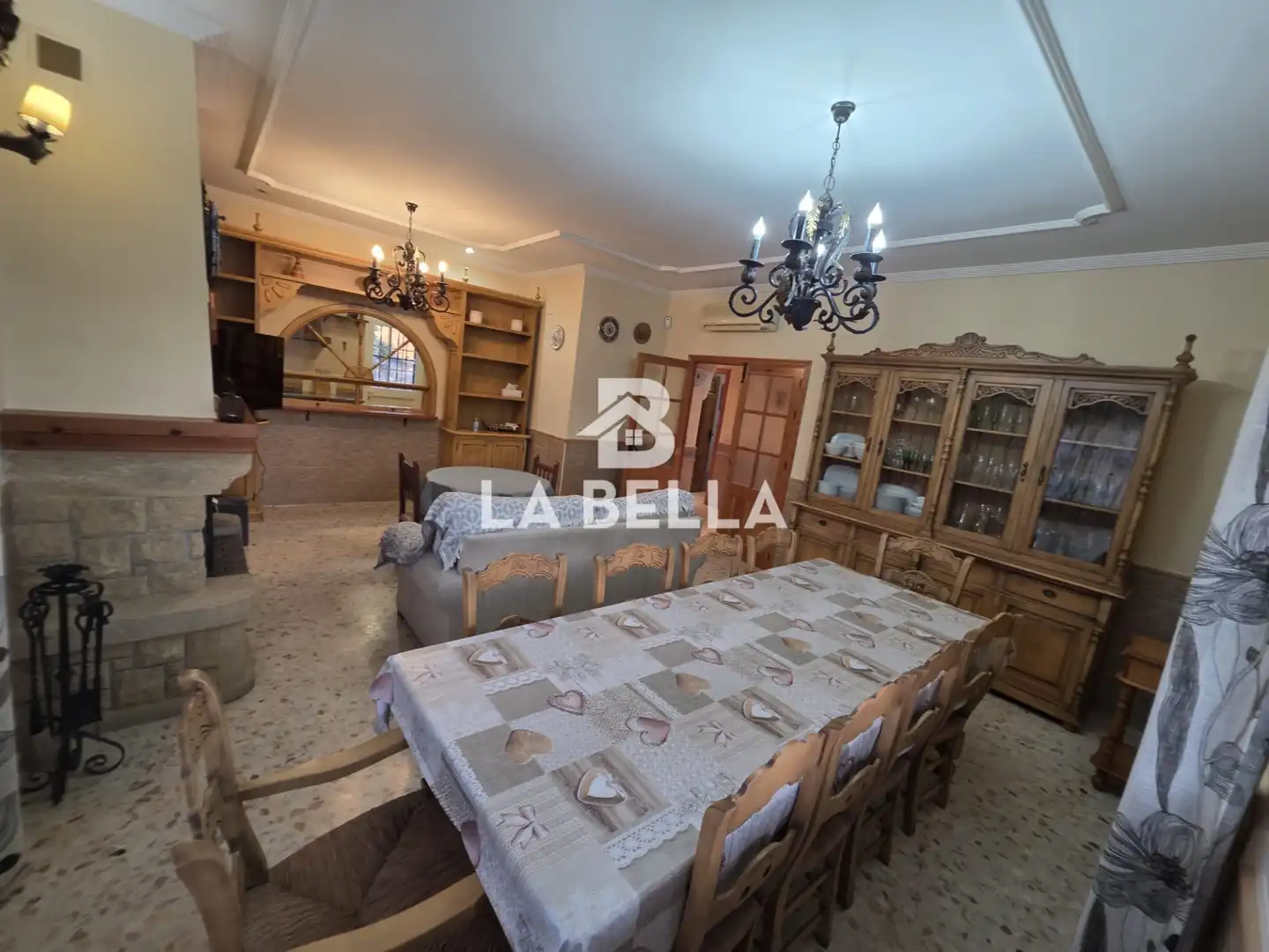 Menjador de Casa o xalet en venda en Sevilla amb Aire condicionat, Jardí privat i Traster