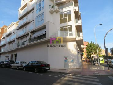 Local comercial en venda a San Roque - Ronda Norte
