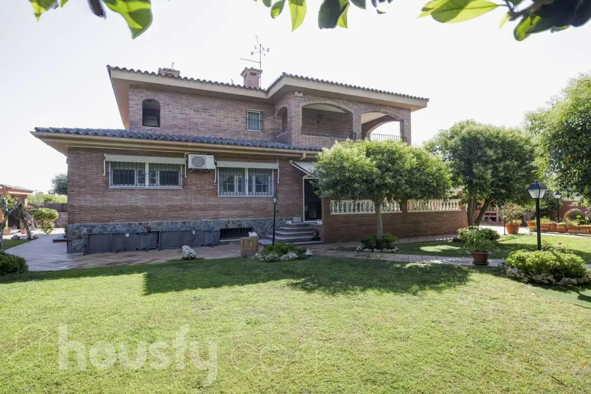 Haus mit Pool zum Verkauf in RD CATALUNYA .