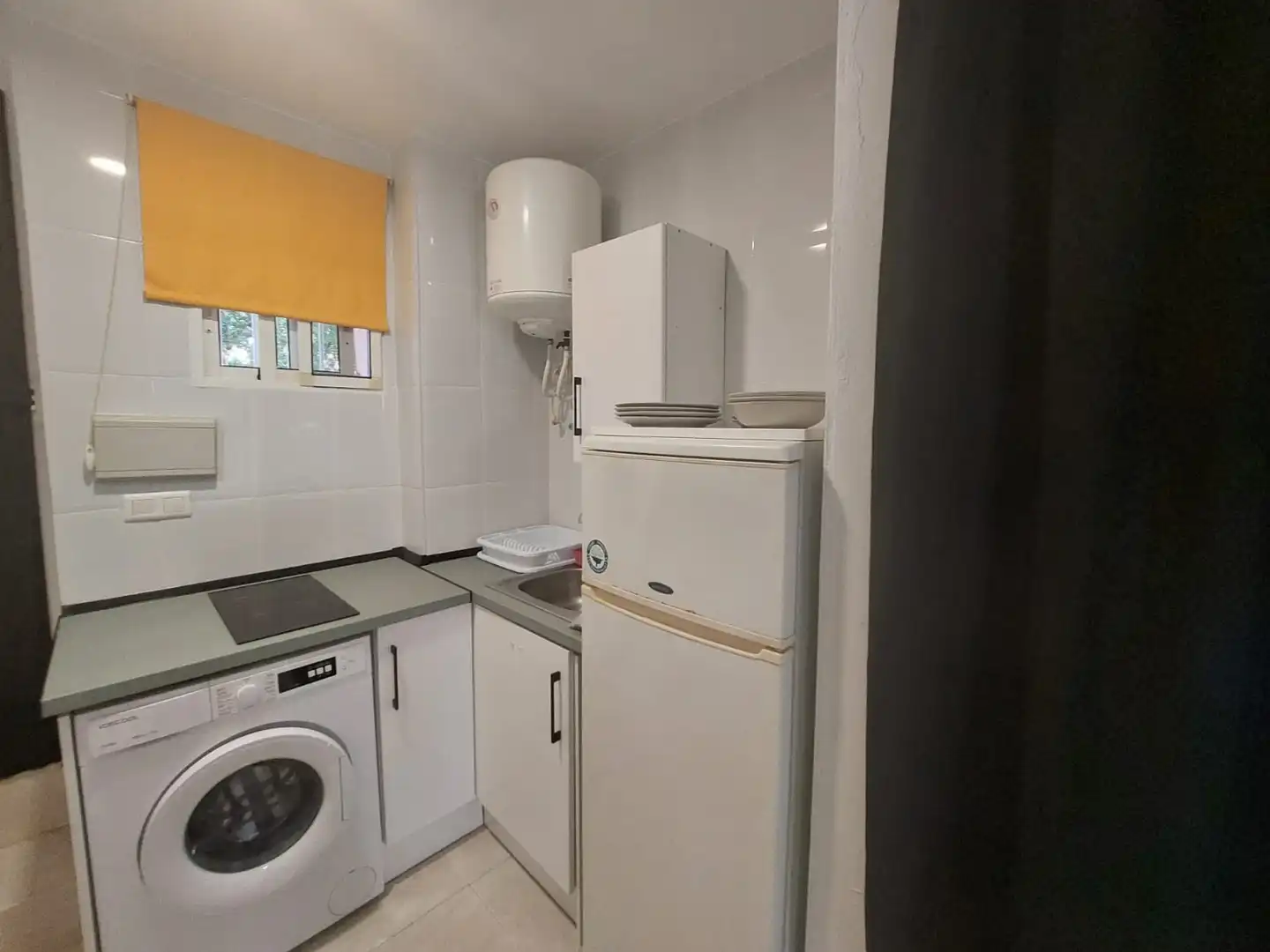 Cocina de Estudio de alquiler en Benalmádena con Terraza, Amueblado y Lavadora