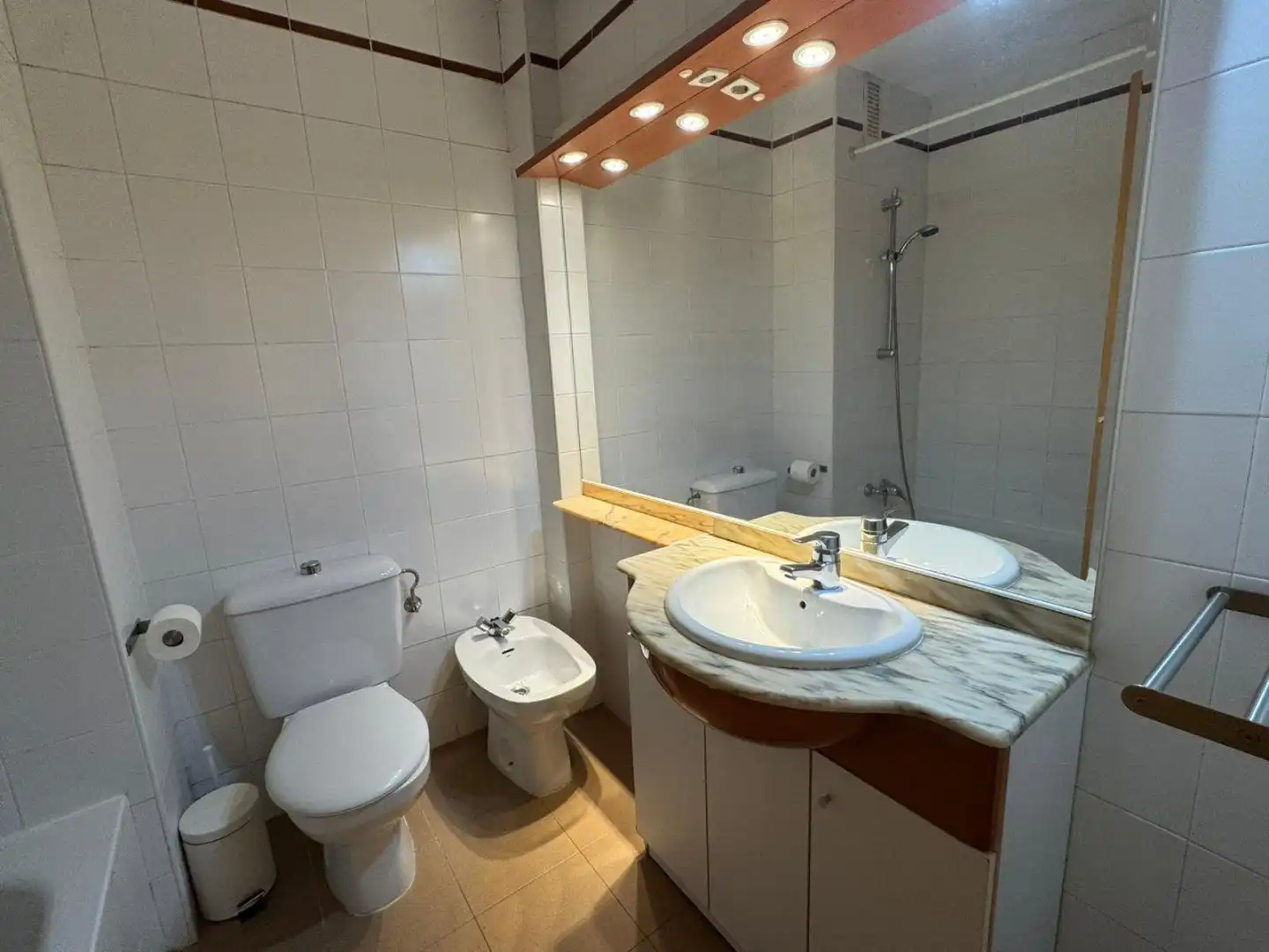 Baño de Piso en venta en Sevilla con Aire acondicionado, Calefacción y Amueblado