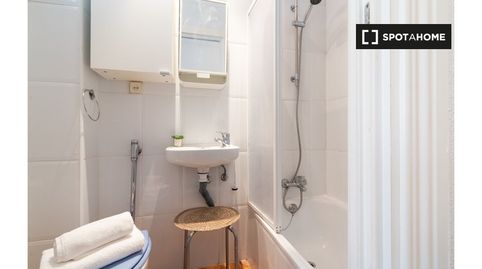 Photo 3 of Room in Castilla, Madrid Capital
