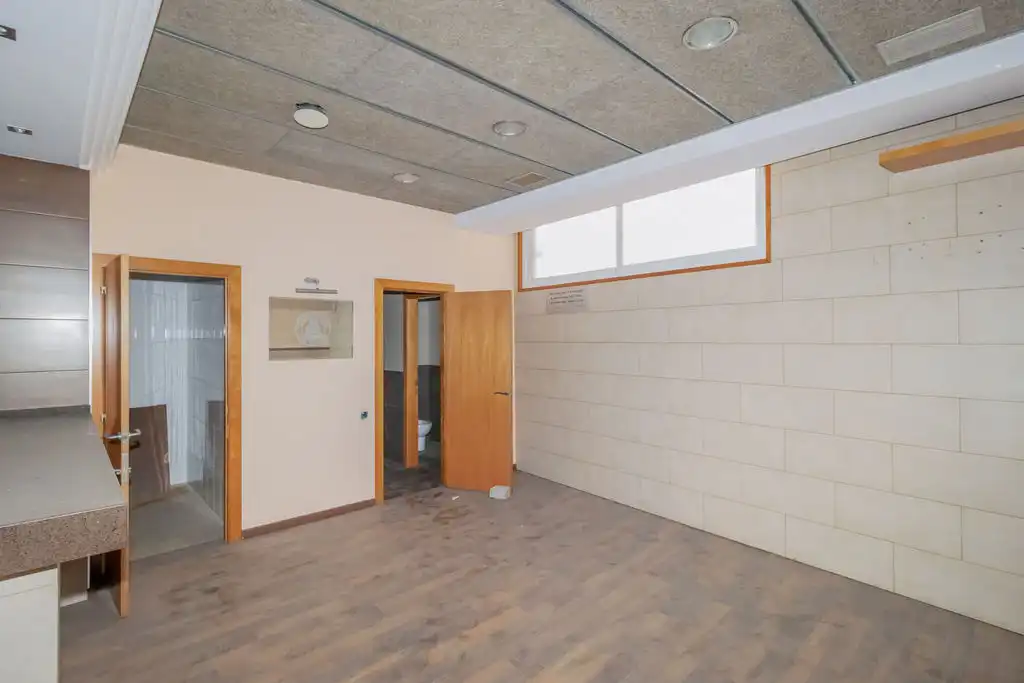 Gewerbefläche zum Verkauf in Av Francesc Macià, imagen 12