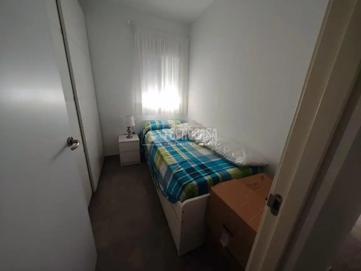 Habitación de Casa adosada en venta en Tomares