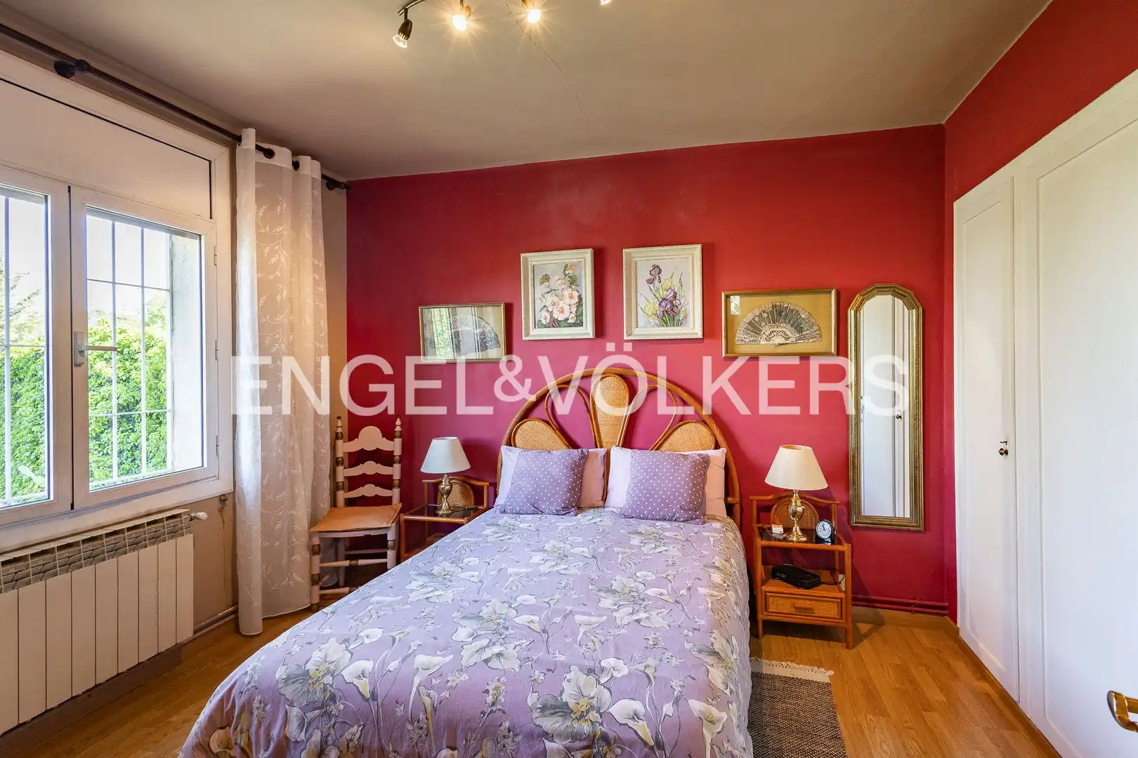 Dormitori de Casa o xalet en venda en Sant Cugat del Vallès amb Calefacció, Jardí privat i Parquet