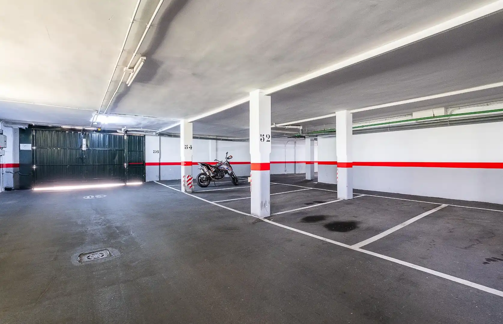 Parking de Dúplex en venta en Collado Villalba con Calefacción, Jardín privado y Terraza