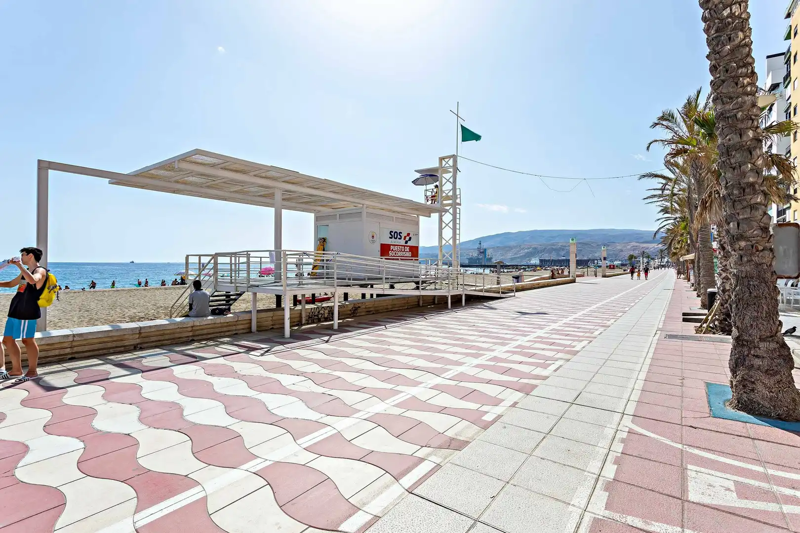 Vista exterior de Àtic en venda en Almería amb Aire condicionat, Calefacció i Terrassa