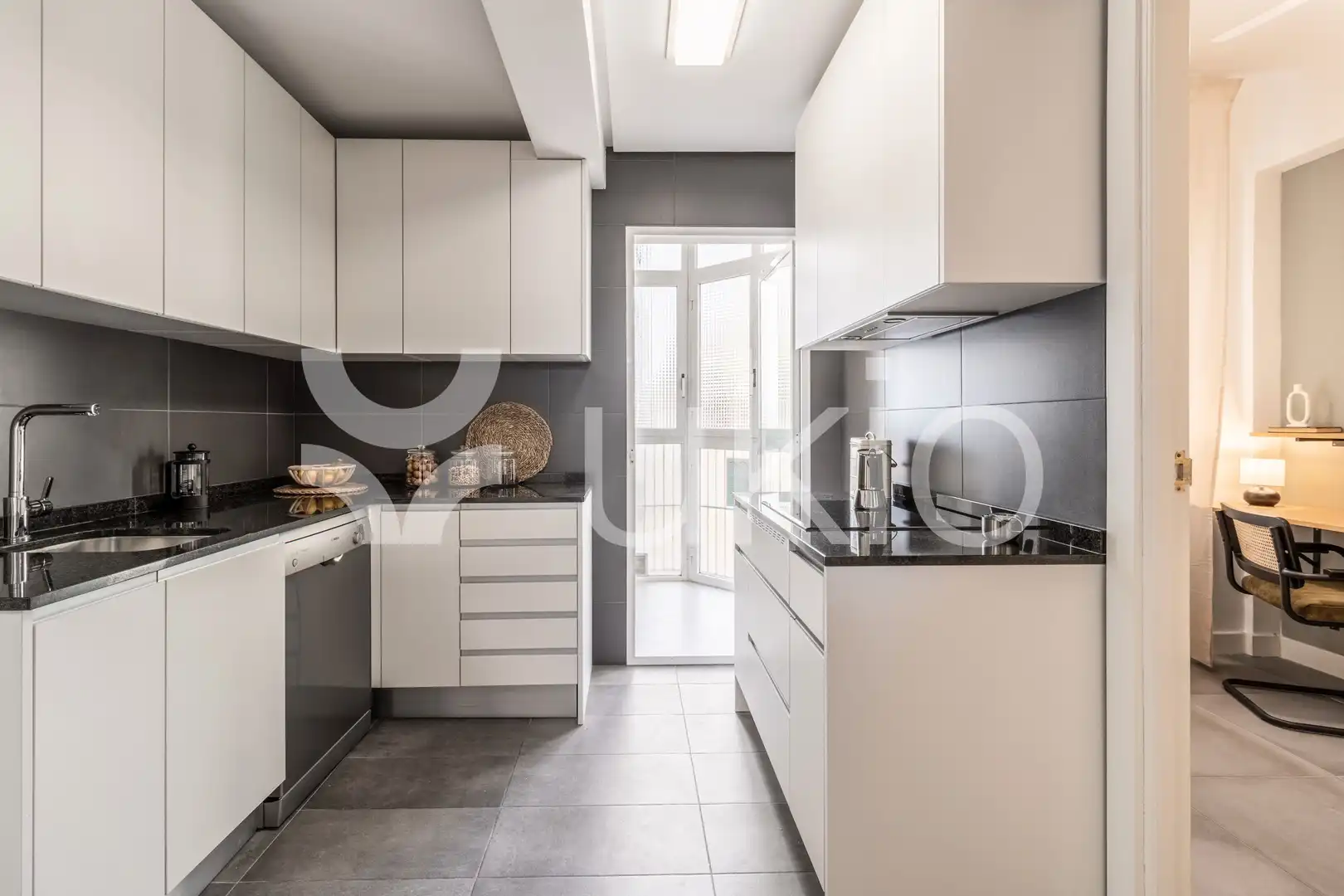 Cocina de Apartamento de alquiler en Madrid con Aire acondicionado, Calefacción y Amueblado