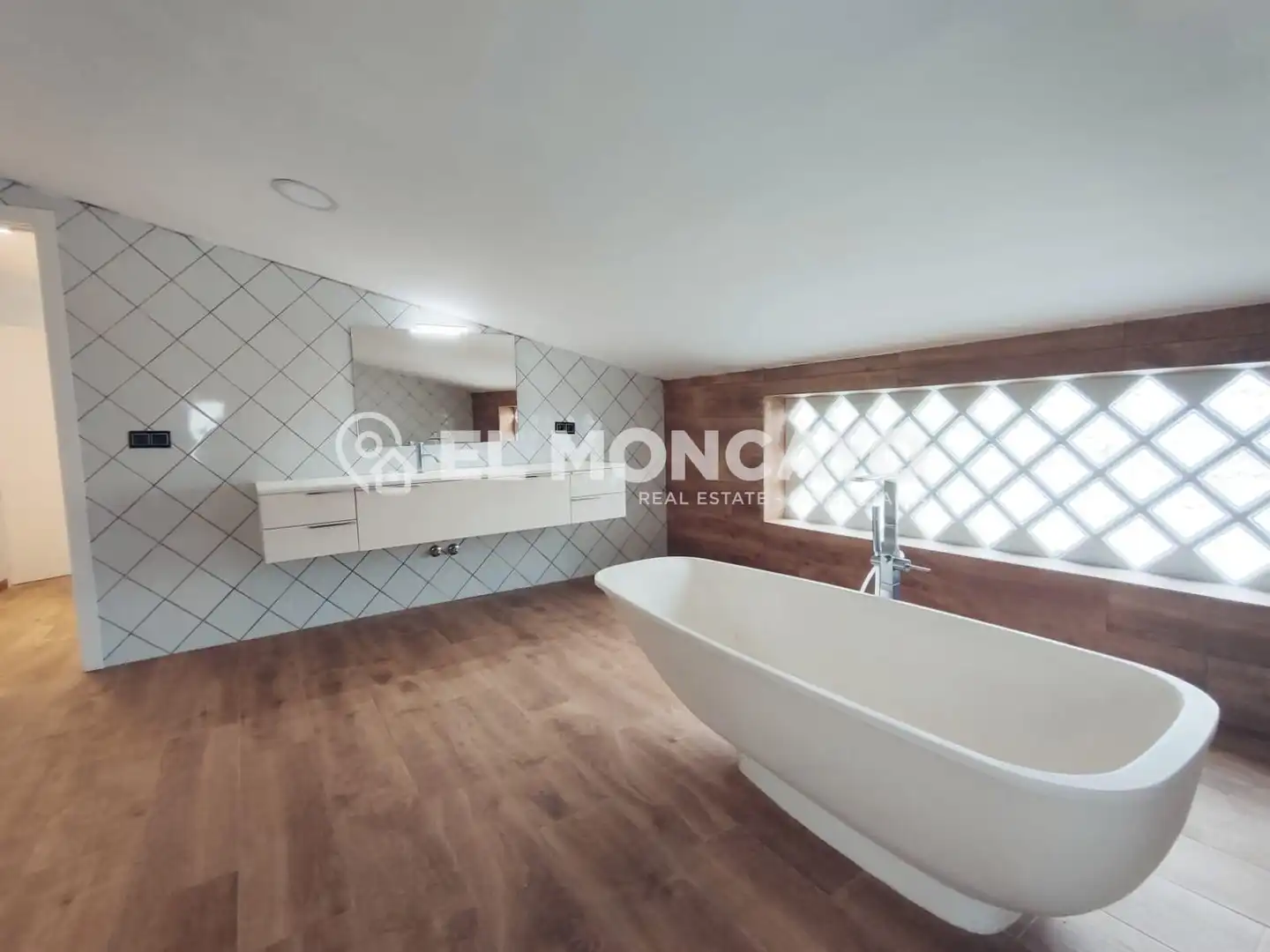 Bathroom of Houses for sale in Daya Nueva  with Air Conditioner, Heating and Private garden