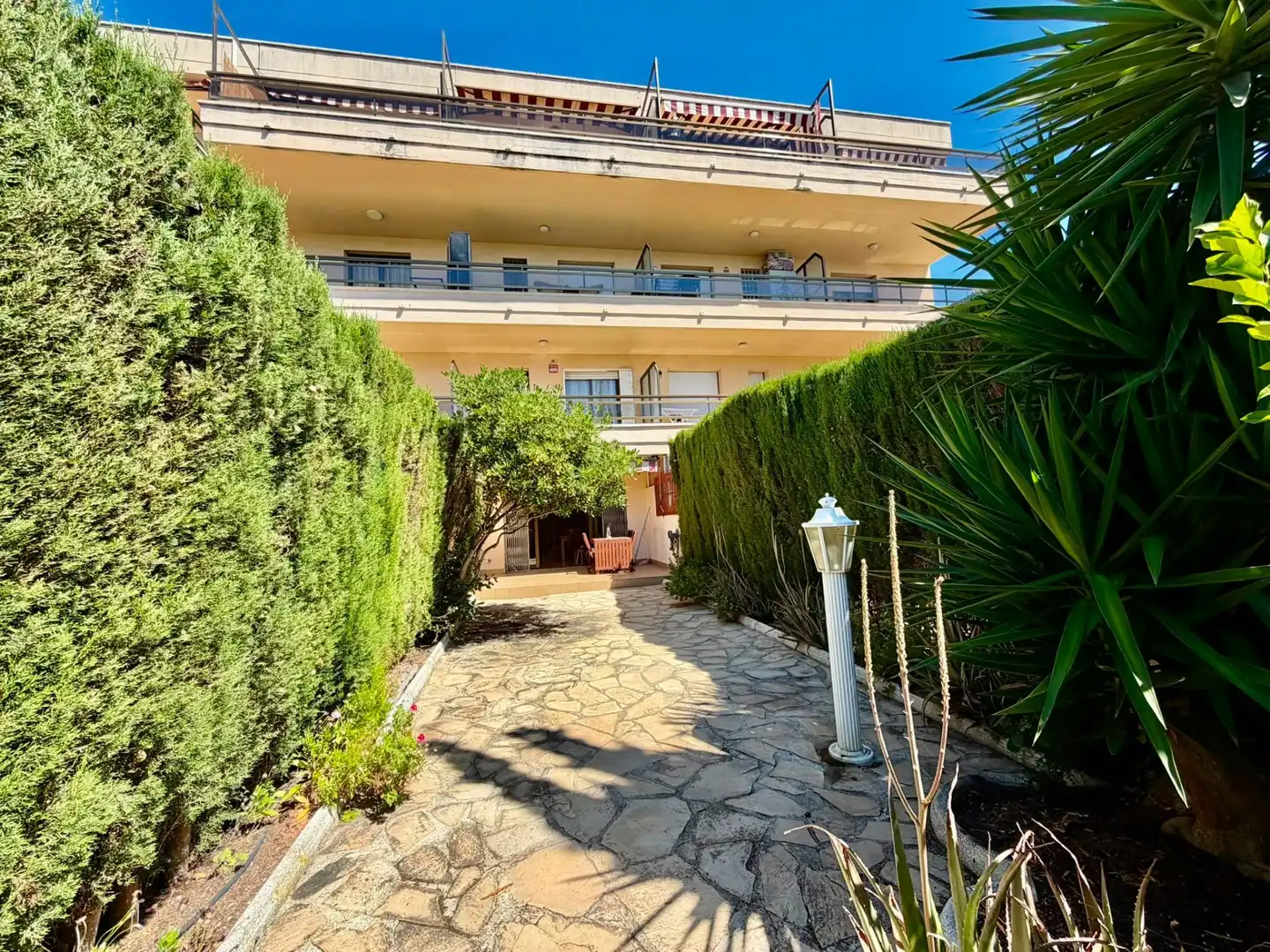 Außenansicht von Maisonette zum Verkauf in Torredembarra mit Heizung, Privatgarten und Terrasse