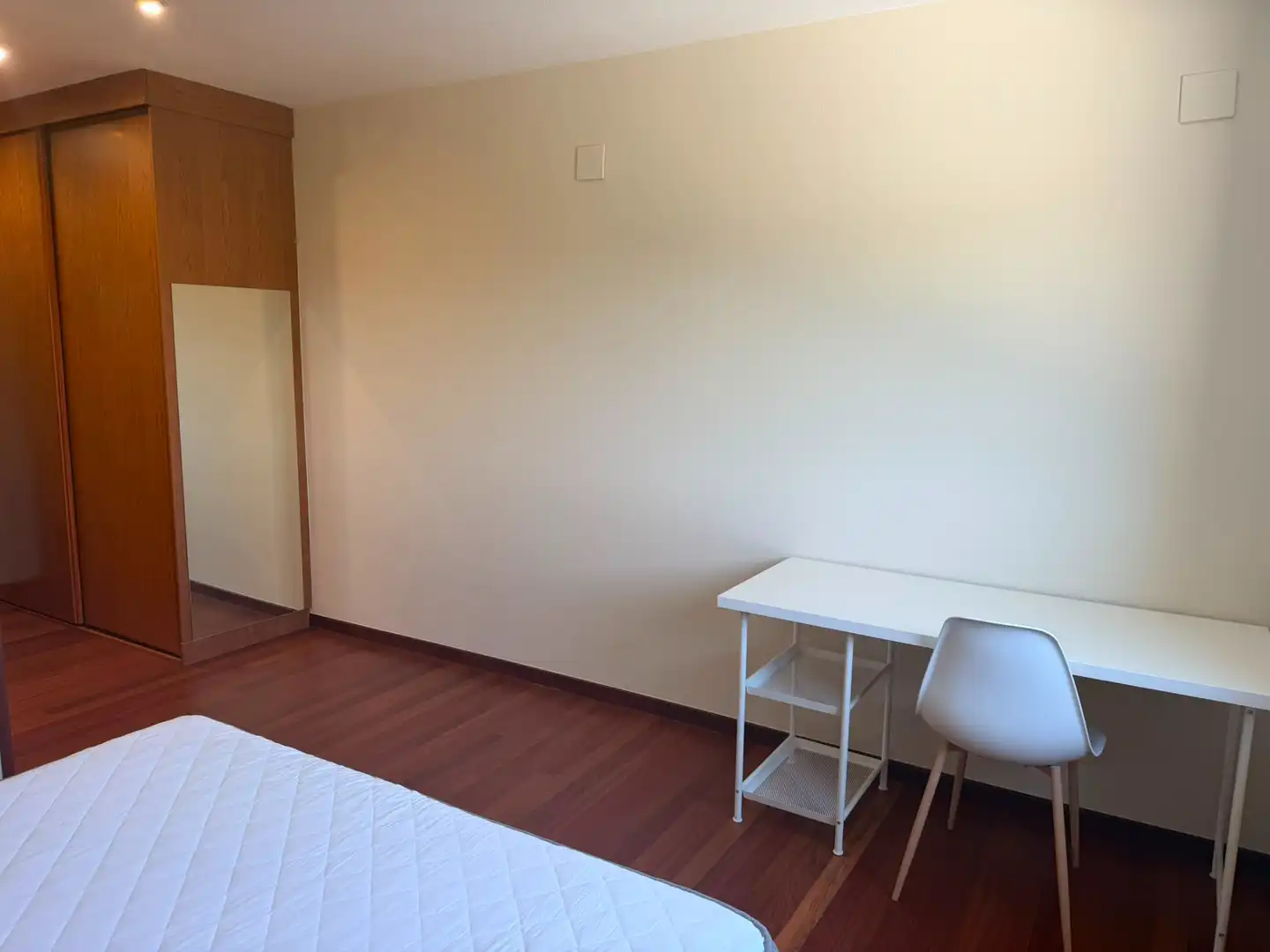 Habitación de Piso de alquiler en Lugo con Calefacción, Terraza y Amueblado
