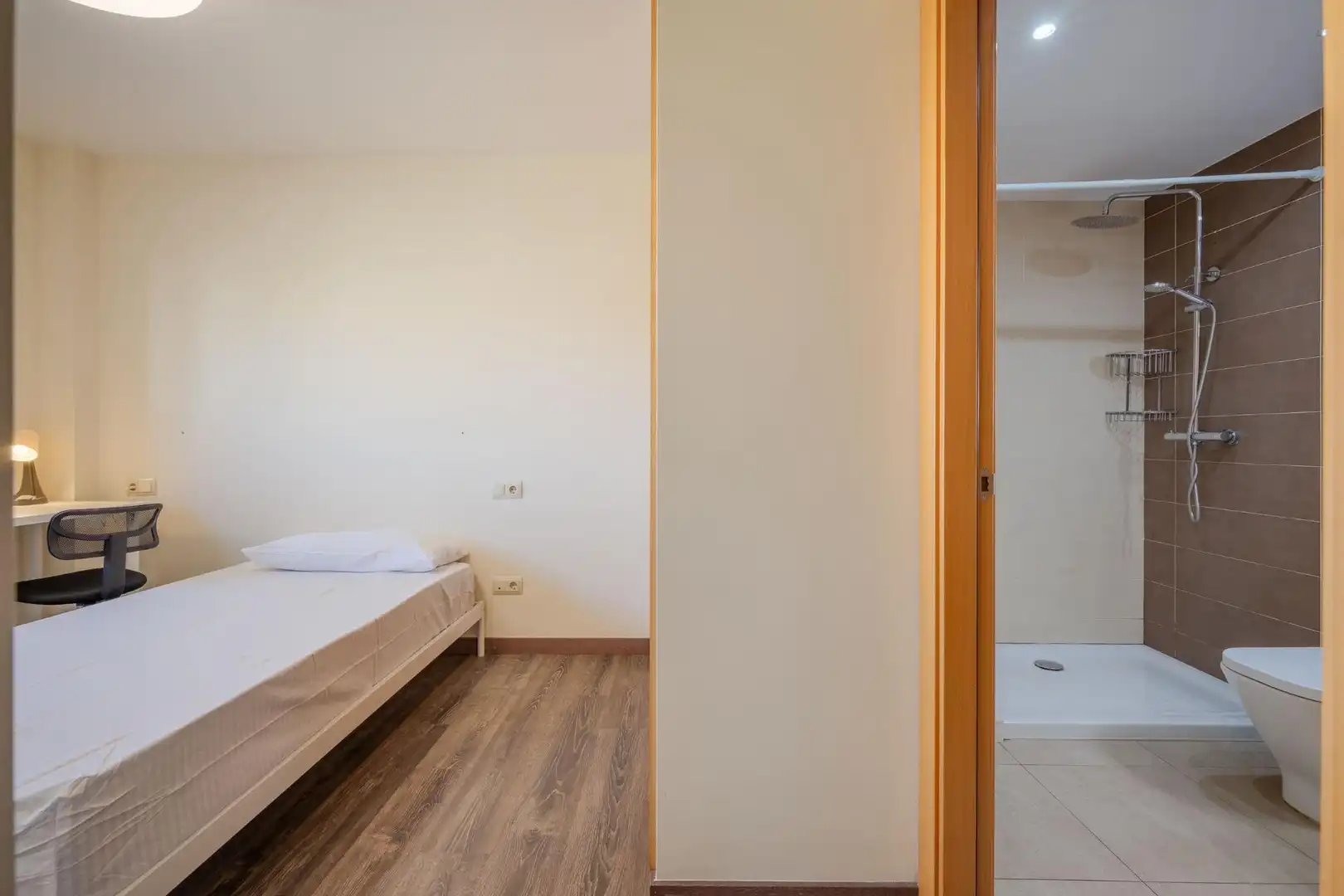 Schlafzimmer von Wohnung zur Miete in Salt
