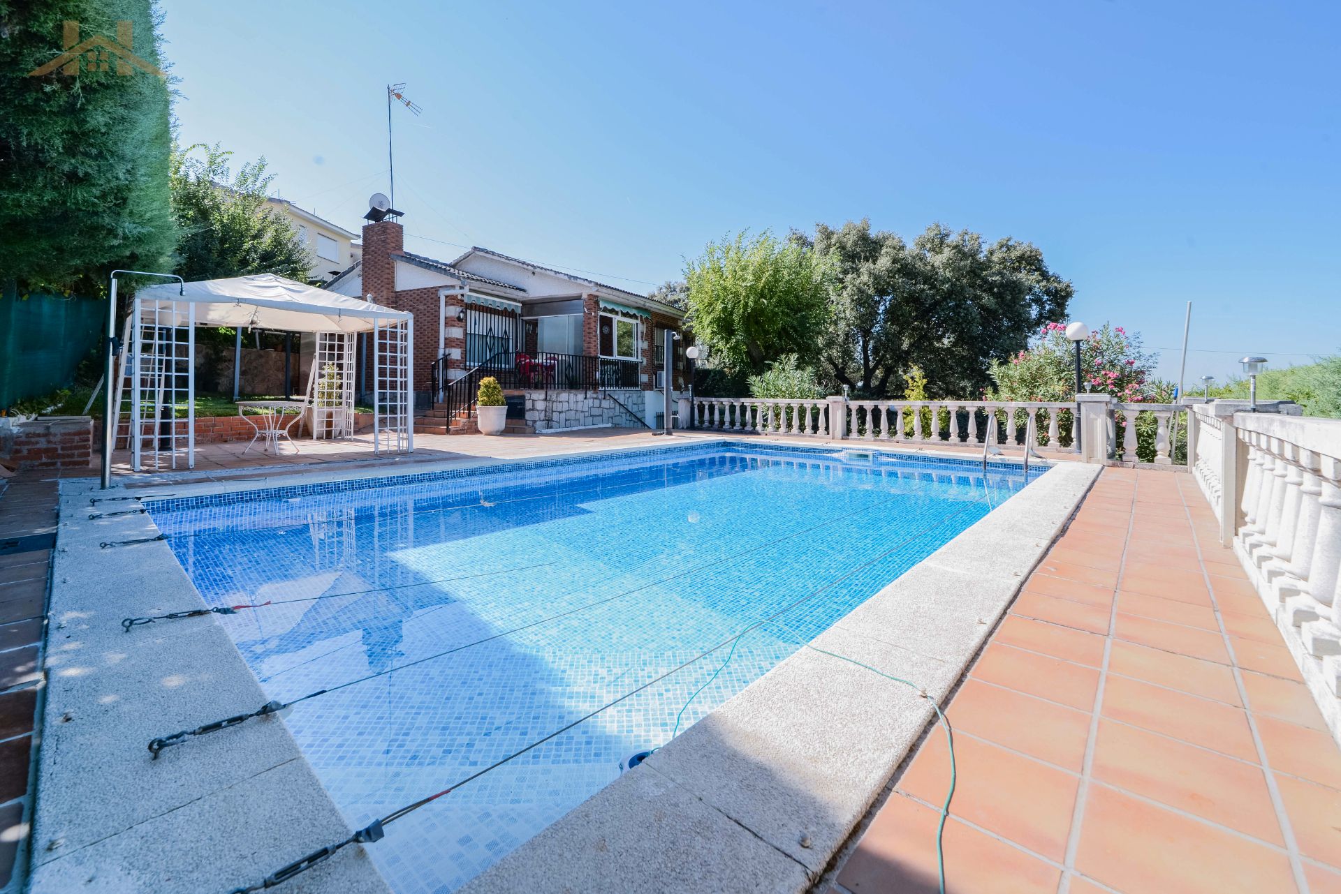 Piscina de Casa o xalet en venda en Cala amb Aire condicionat, Calefacció i Jardí privat