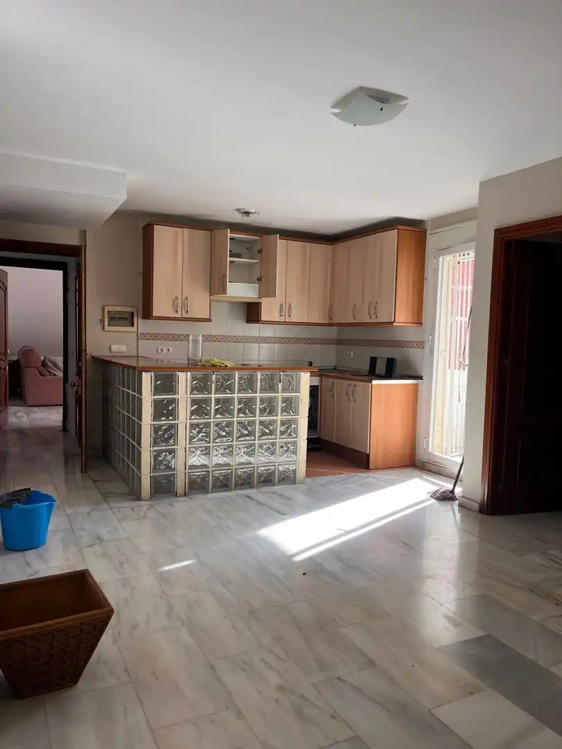 Cuina de Àtic en venda en Marbella amb Aire condicionat, Jardí privat i Terrassa
