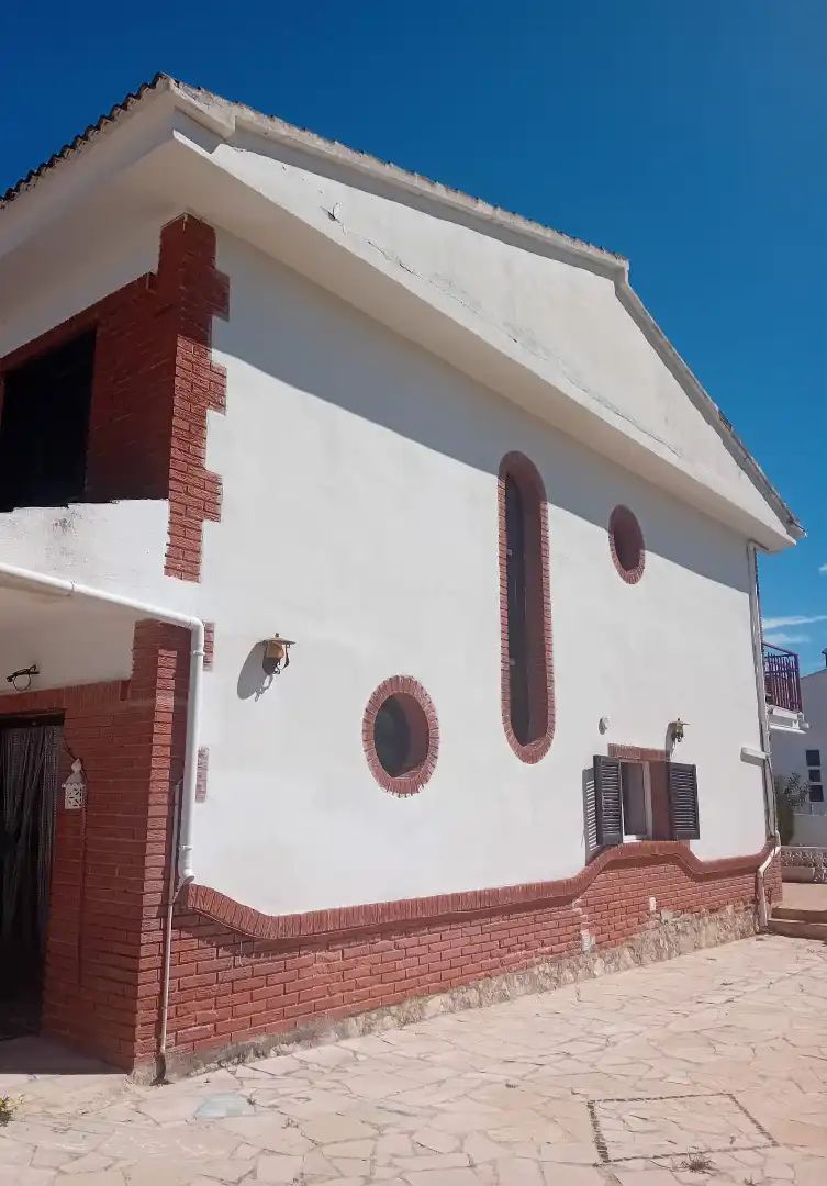 Außenansicht von Einfamilien-Reihenhaus zum Verkauf in L'Ametlla de Mar  mit Klimaanlage, Terrasse und Schwimmbad
