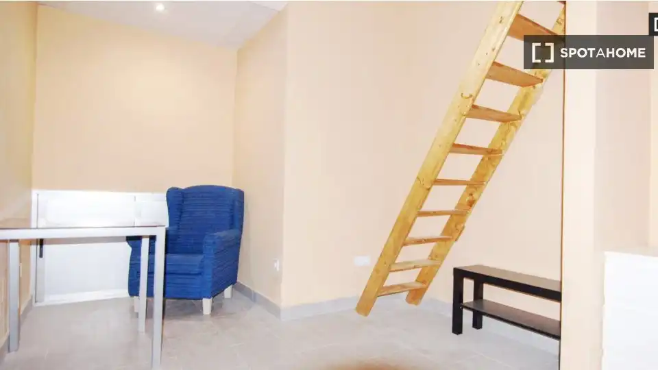 Room in Guindalera