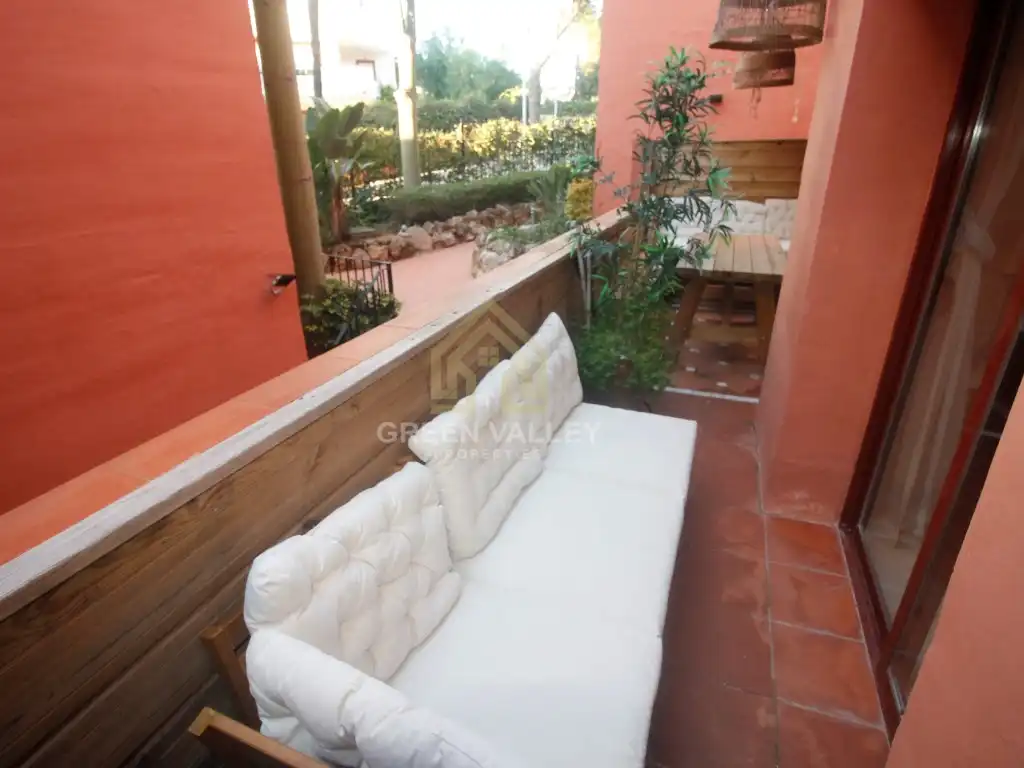 Terrasse von Wohnung zum Verkauf in Marbella mit Klimaanlage, Privatgarten und Terrasse