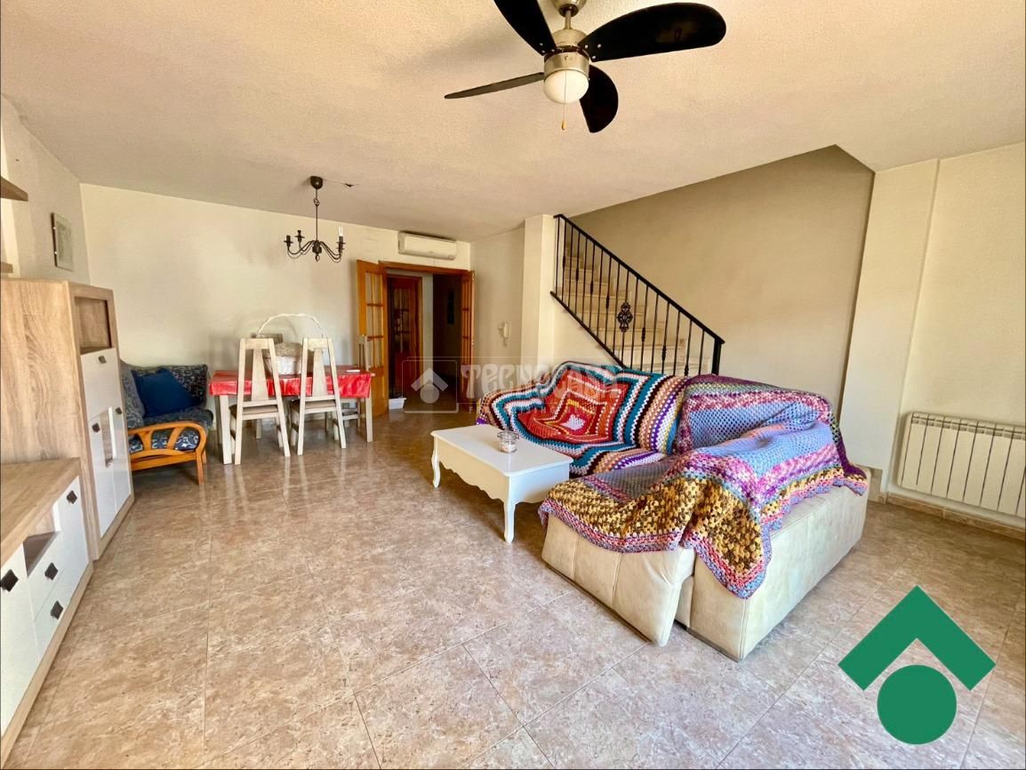 Sala d'estar de Casa adosada en venda en Atarfe