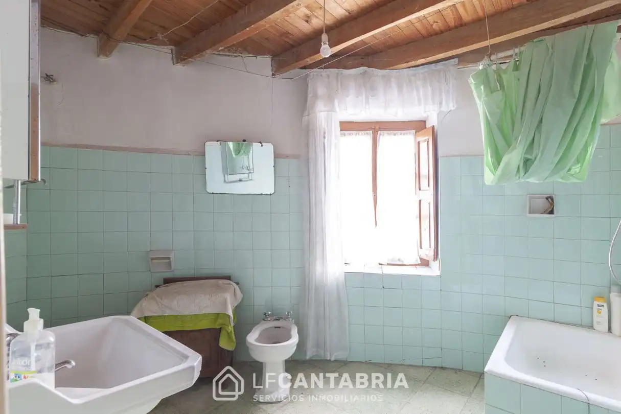 Bathroom of Houses for sale in Vega de Liébana