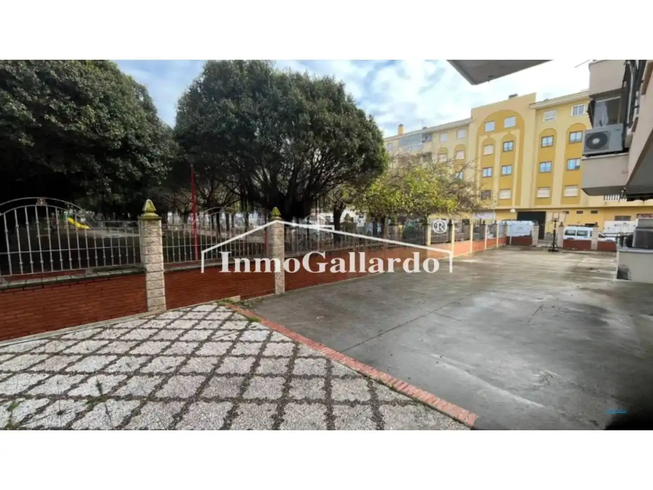 Vista exterior de Piso en venta en Rincón de la Victoria con Terraza y Piscina comunitaria