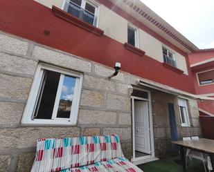 Vista exterior de Casa o xalet en venda en Vigo  amb Calefacció, Jardí privat i Terrassa