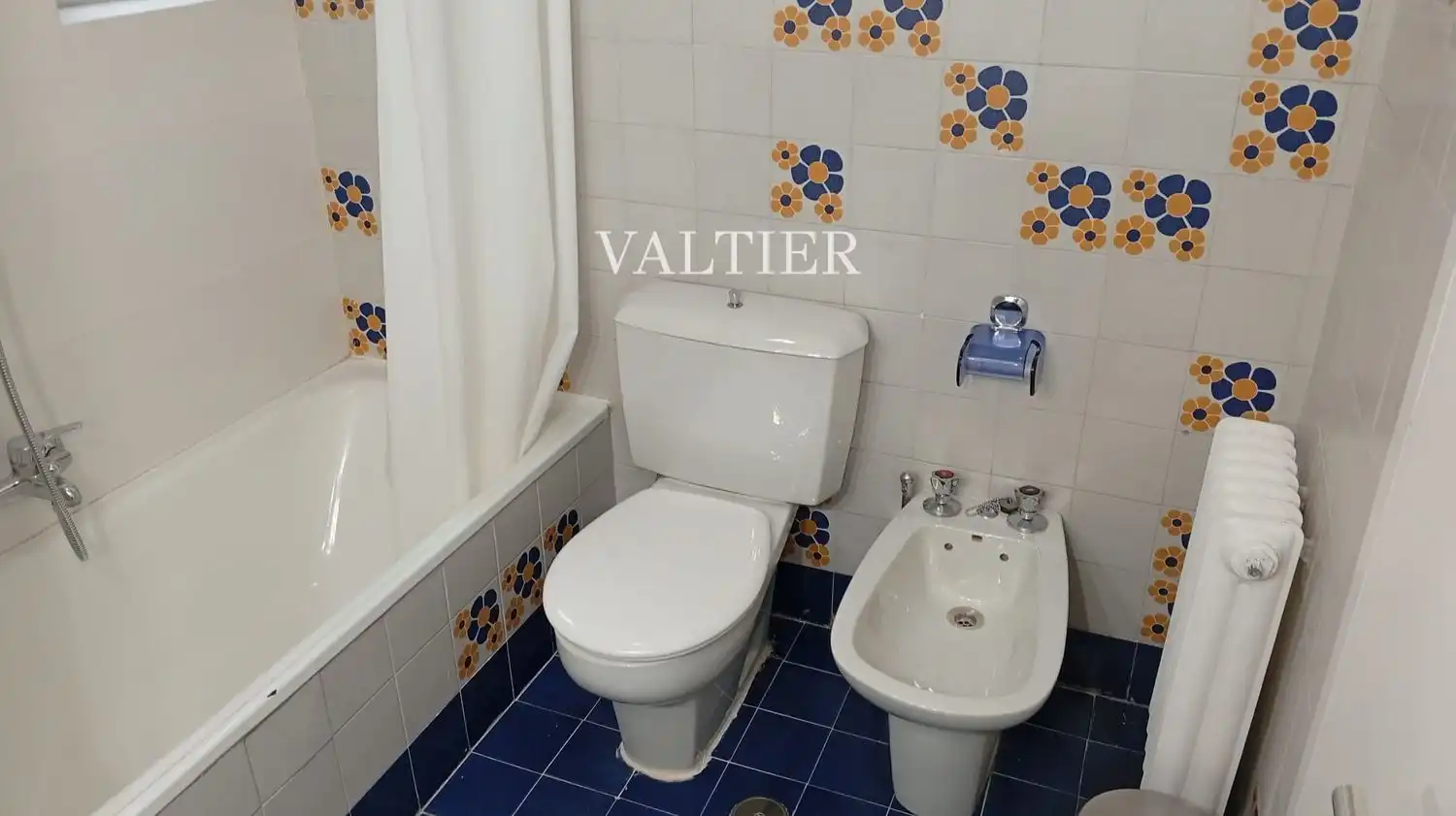 Bathroom of Flat for rent in Madrid  with Air Conditioner, Terrace and Swimming Pool