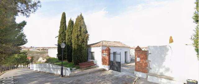 Casa-chalet en Venta en Almadén