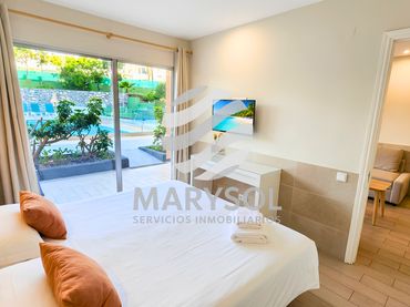 Apartament amb piscina de lloguer a Calle Finlandia 1