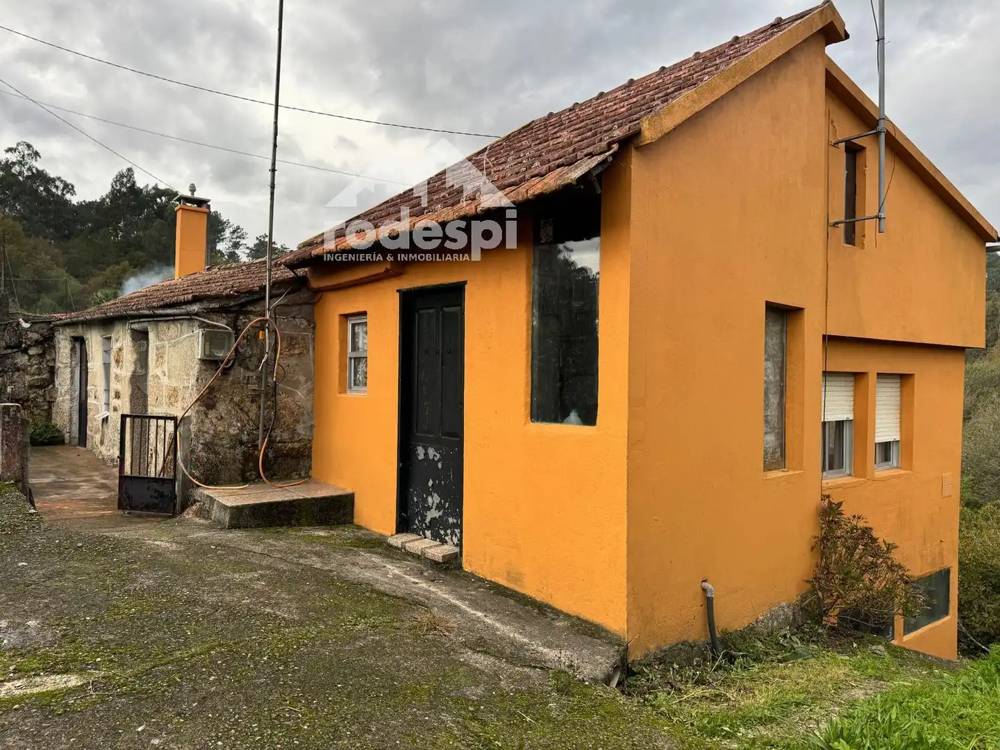Adossat en venda a A Cañiza