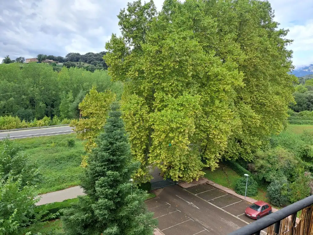 Parkplatz von Maisonette zum Verkauf in Berga mit Heizung, Parkett und Abstellraum