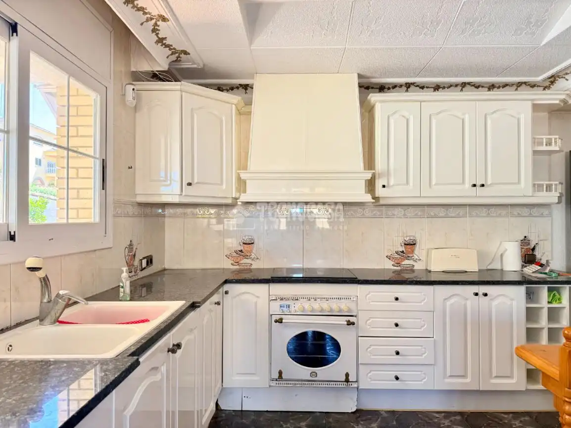 Cocina de Casa o chalet en venta en Canyelles con Terraza y Piscina