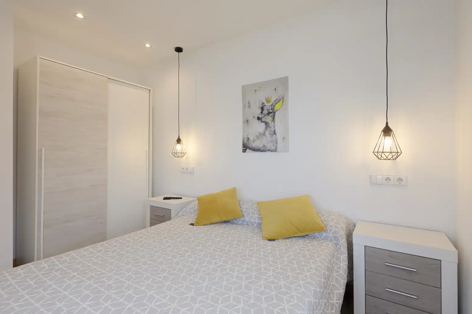 Habitación de Piso de alquiler en Gijón  con Calefacción y Amueblado