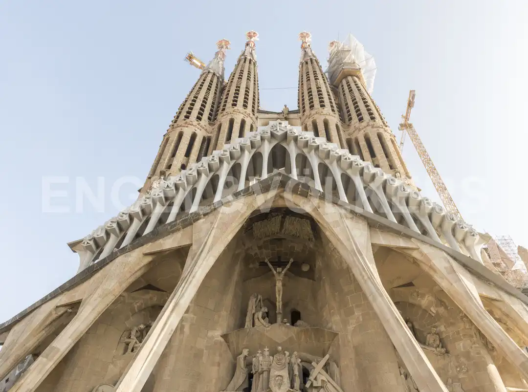 Vista exterior de Edificio en venta en Barcelona