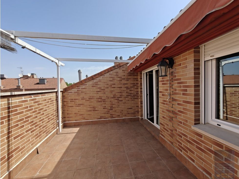 Terrace of Duplex for sale in Torrijos  with Air Conditioner and Terrace