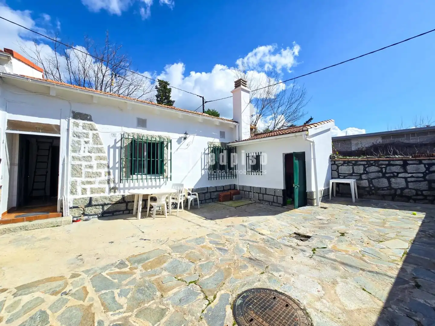 Exterior view of Houses for sale in Cercedilla  with Heating, Terrace and Storage room