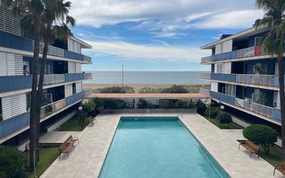 Piscina de Pis de lloguer en Castelldefels amb Aire condicionat, Calefacció i Terrassa