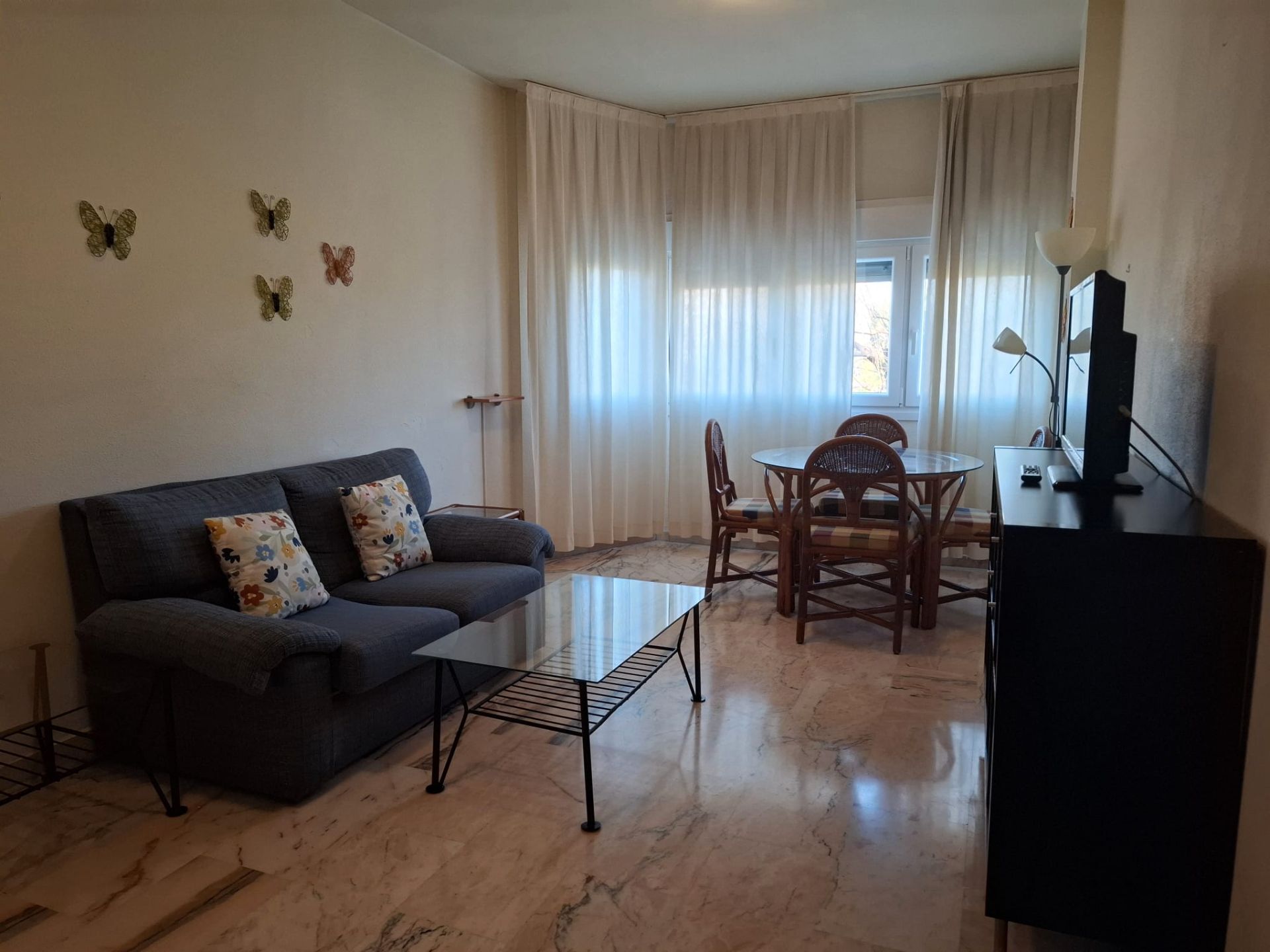 Apartment to rent in Avenida Alcalde Luis Uruñuela, Urbadiez - Entrepuentes