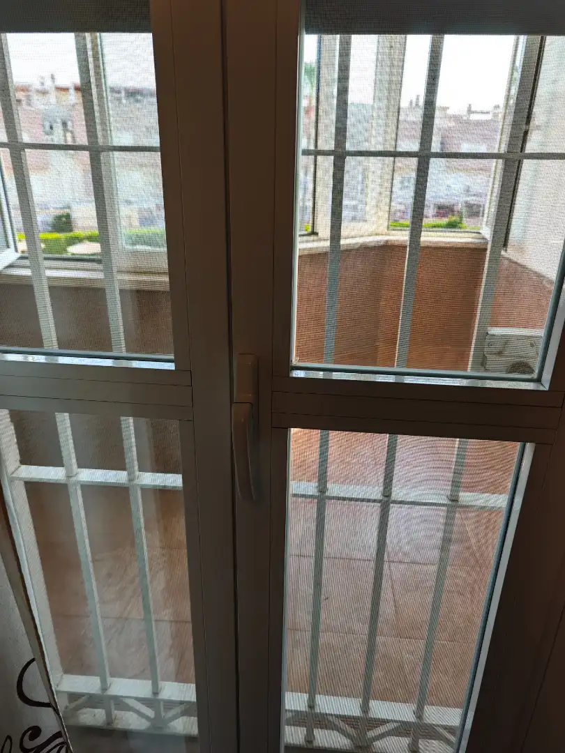 Vista exterior de Dúplex en venda en Dos Hermanas amb Aire condicionat, Jardí privat i Terrassa