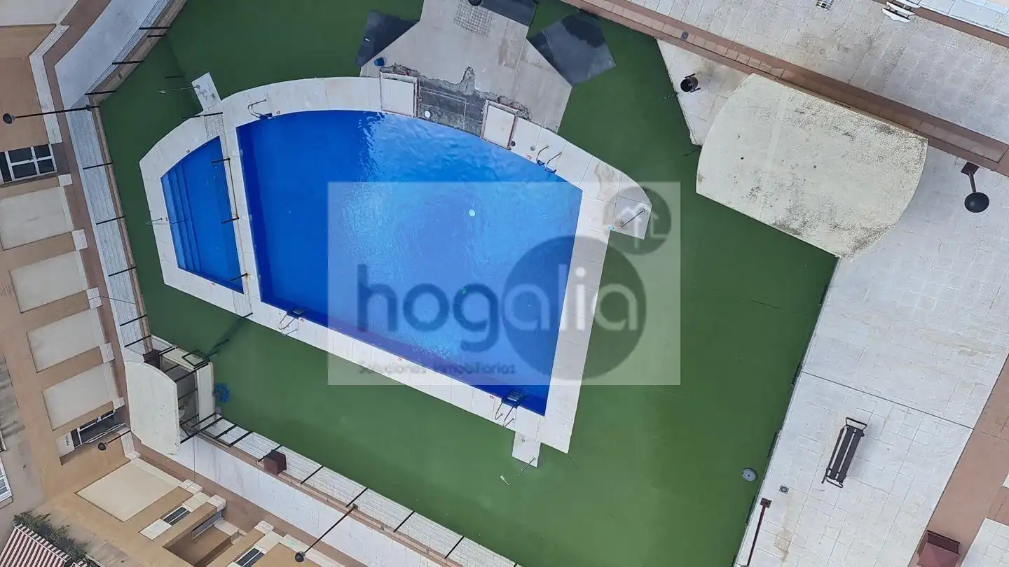 Swimming pool of Flat for rent in Sevilla  with Air Conditioner, Terrace and Swimming Pool