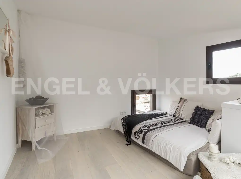 Habitación de Casa adosada de alquiler en Barcelona con Calefacción, Jardín privado y Terraza