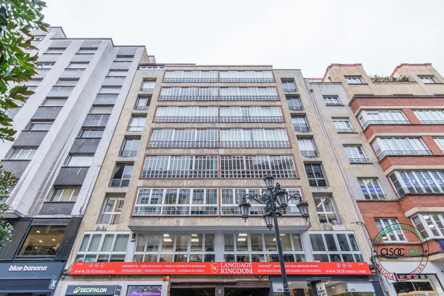 Vista exterior de Piso en venta en Oviedo  con Calefacción, Parquet y Trastero