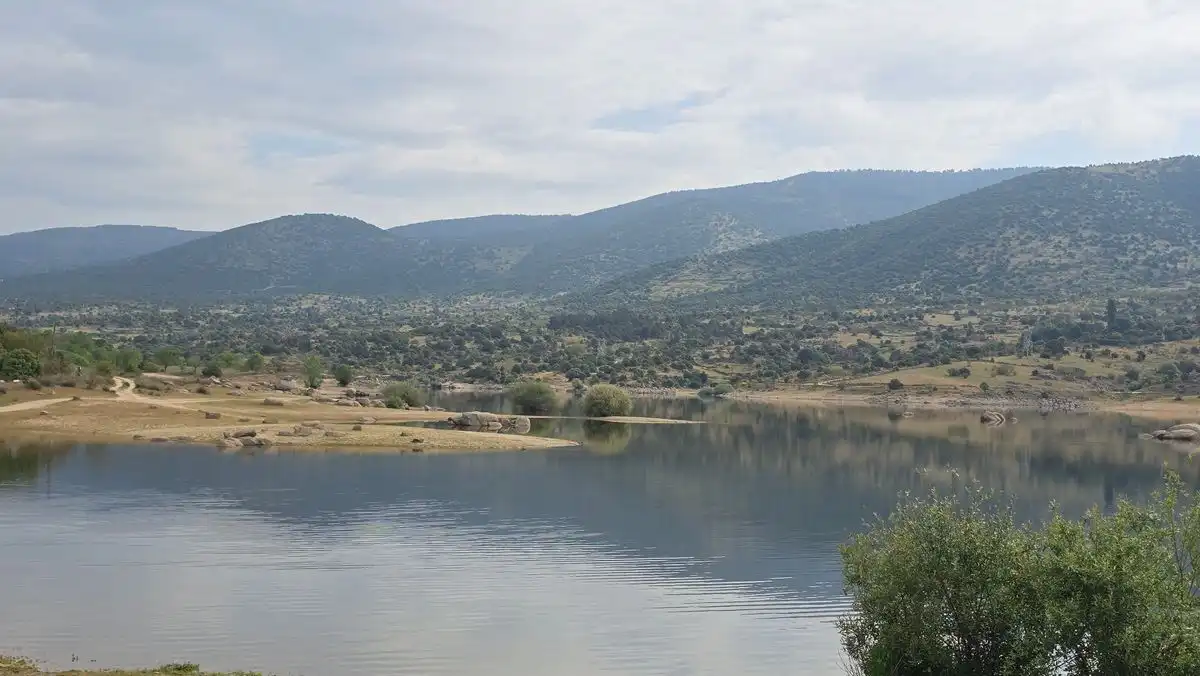 Piso en venta en Navaluenga con Calefacción
