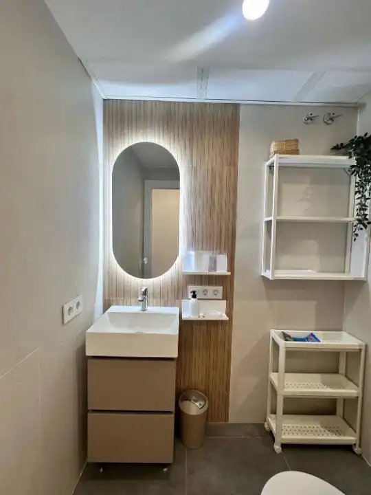 Badezimmer von Wohnung zur Miete in Valencia mit Klimaanlage, Heizung und Möbliert
