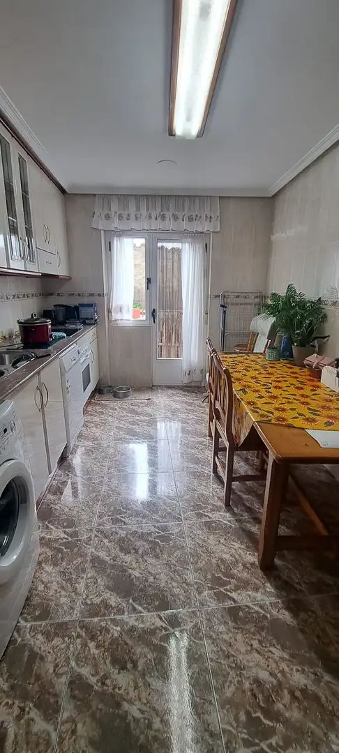 Cocina de Casa adosada en venta en Ávila con Calefacción y Amueblado