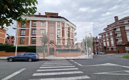 Exterior view of Flat for sale in Castro-Urdiales  with Heating, Terrace and Storage room