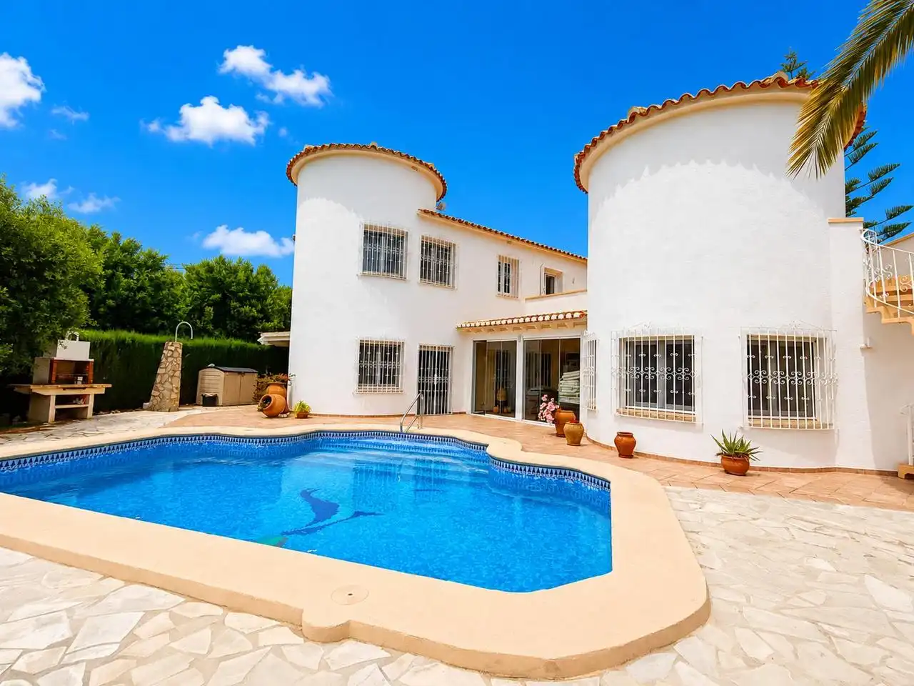 Vista exterior de Casa o chalet en venta en Oliva con Terraza y Piscina comunitaria